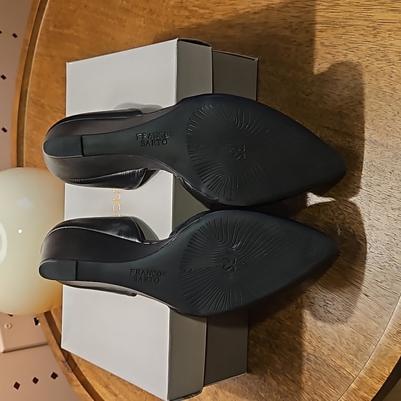 Franco Sarto black leather wedge pumps, size 9 - Picture 4 of 5